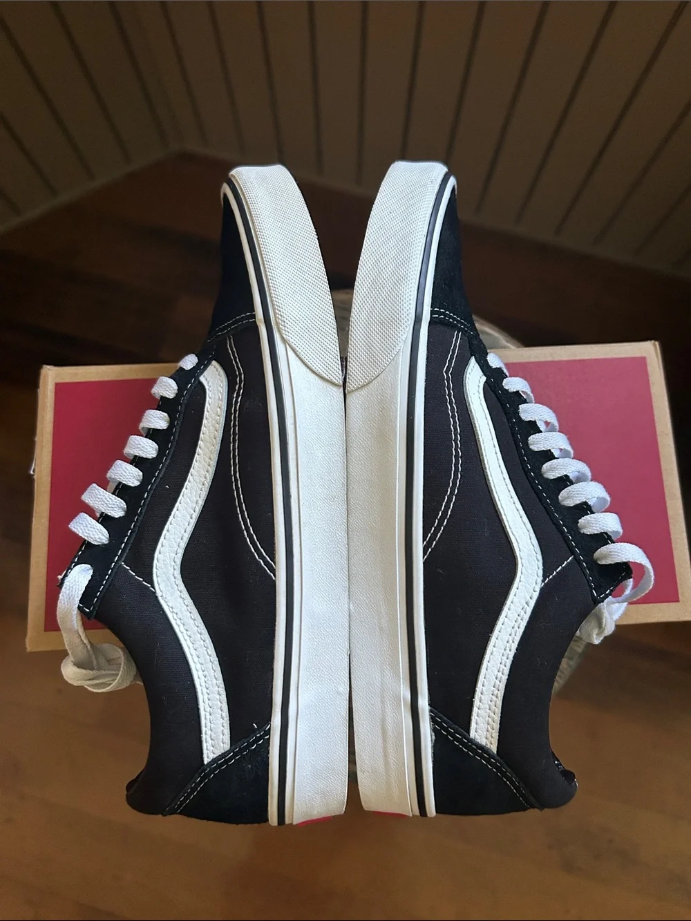 Vans Old Skool Men Size 10.5 or women 12 Black/White Suede And Canvas Low top